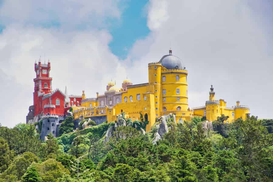 Ab Lissabon: Tagestour nach Sintra, Cascais, Cabo da Roca + Ticket. Foto: GetYourGuide Ab Lissabon: Tagestour nach Sintra, Cascais, Cabo da Roca + Ticket. Foto: GetYourGuide