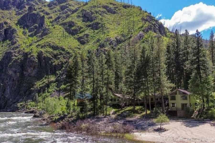 Riggins: Wildwasser-Rafting-Abenteuer auf dem Salmon River. Foto: GetYourGuide