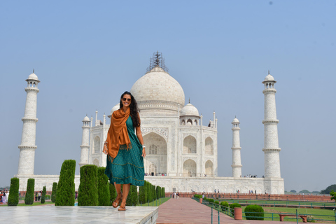 Tour privado de 5 días por el Triángulo Dorado con safari por la selva del tigreTour con alojamiento en hotel de 3 estrellas