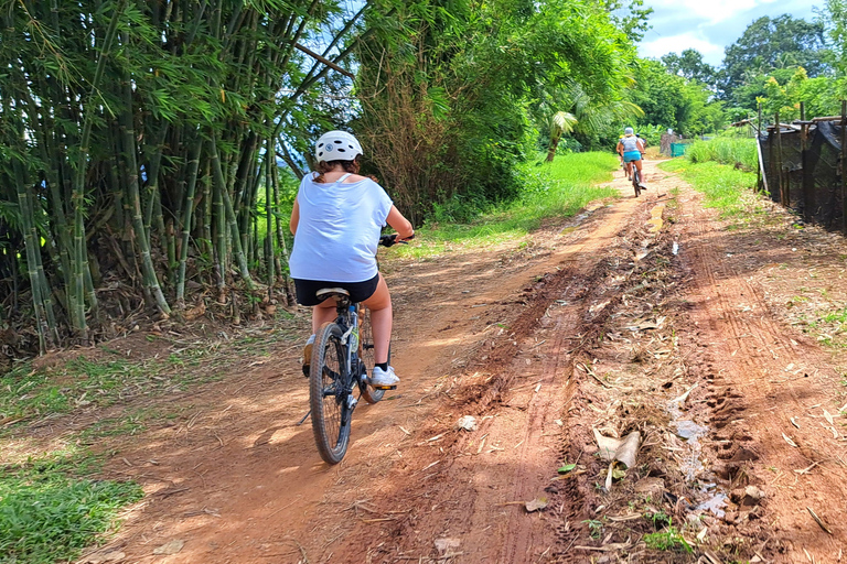 شيانغ ماي الشلال اللزج، وجولة في بحيرة الكاياك وركوب الدراجات الهوائيةشيانغ ماي: شلال لزج، جولة كا