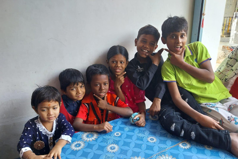 SBB Volunteer abroad at the Educational Centre in Slums SBB Volunteer at an Educational Centre in Slums