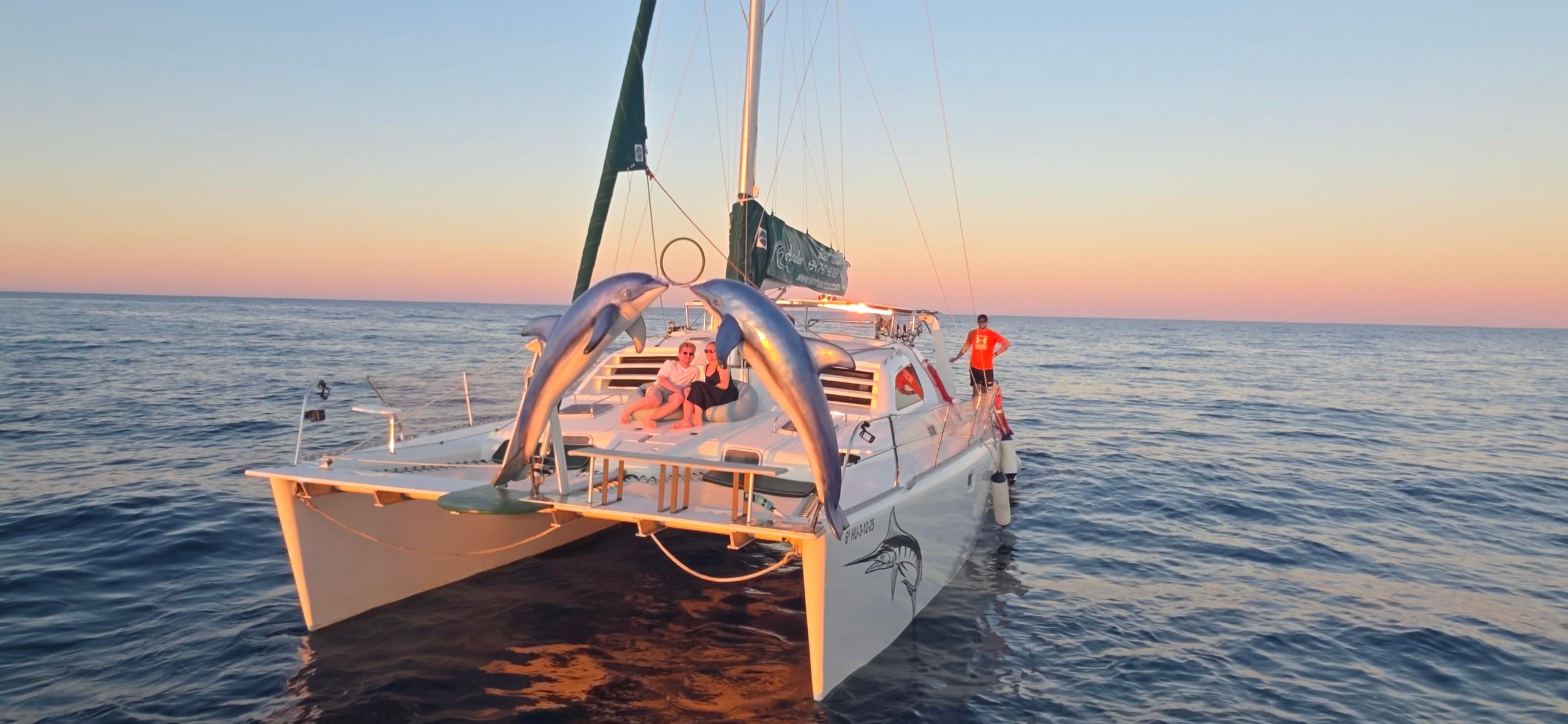 Mittelmeer-Magie mit Badestopp – Delfin-Fotoshooting an Bord inklusive