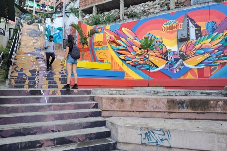 Comuna 13, métro et metrocable (petits groupes)Visite guidée en anglais