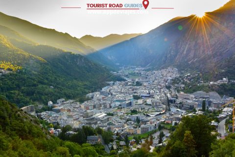 Tour durch das gebirgige Andorra und Montserrat