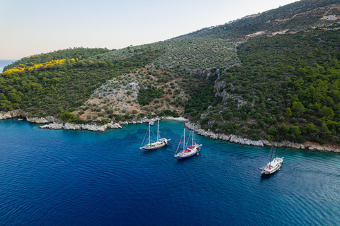 Żegluj po Turcji: Rejs guletem Fethiye Kekova w mieszanym wieku