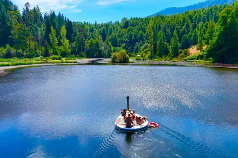 Tour in Self-drive Electric Hot Tub Boat Nestled in nature!