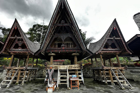 Medan: Discover the Best of Sumatra Day Trip! Medan: Lake Toba Tour