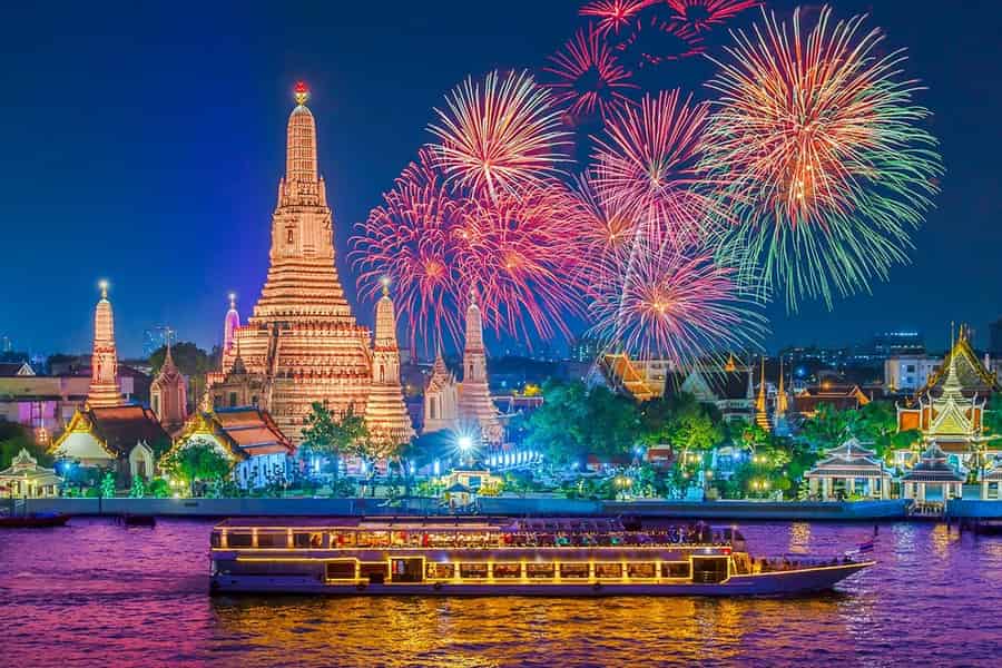 Bangkok: Chao-Phraya-Bootsfahrt mit Luxus-Buffet & offenem Deck. Foto: GetYourGuide Bangkok: Chao-Phraya-Bootsfahrt mit Luxus-Buffet & offenem Deck. Foto: GetYourGuide