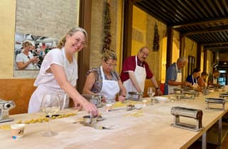 Siena: Pasta- und Tiramisu-Kochkurs mit Wein