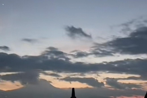 Borobudur Sunrise With Guide, Entry Ticket and Breakfast