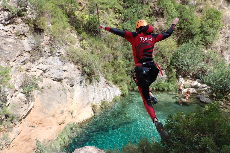 Granada & Malaga: Río Verde Canyon, Turquoise Water Jumps Private Tour