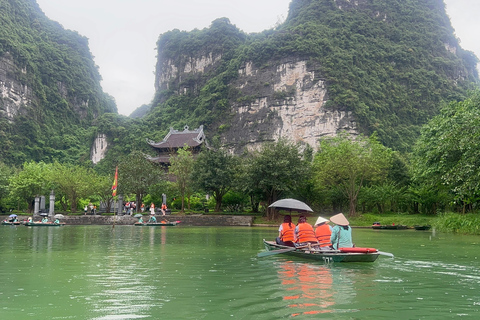 Ninh Bình: Bai Dinh, Trang An en Mua Cave dag privétourNinh Bình: Bai Dinh, Trang An en Mua Cave op de motor