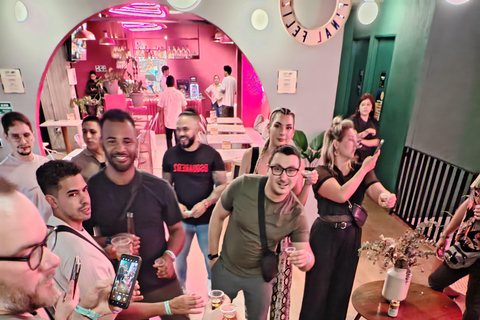 Medellín: Poblado Rooftops and Local Clubs Tour with Shots