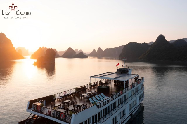 Visit 2-Day Halong Bay 4-Star Cruise w/Amazing Cave, Titop Island in Halong Bay