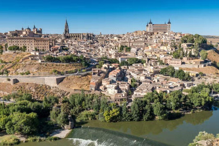 Desde Madrid: Excursión a Toledo y Segovia, dos destinos más visitados