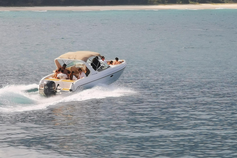 Ilha Grande: 360° Circumnavigation Speed Boat Tour - 8h