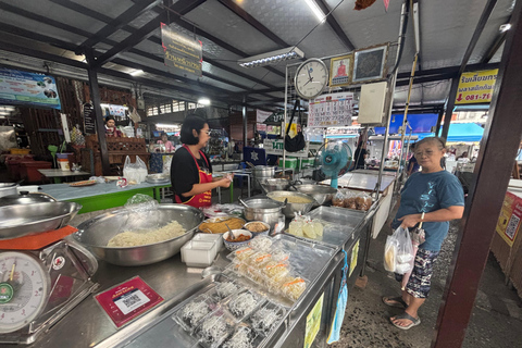 Ayutthaya Walking Tour: Market, Craft & Local Life