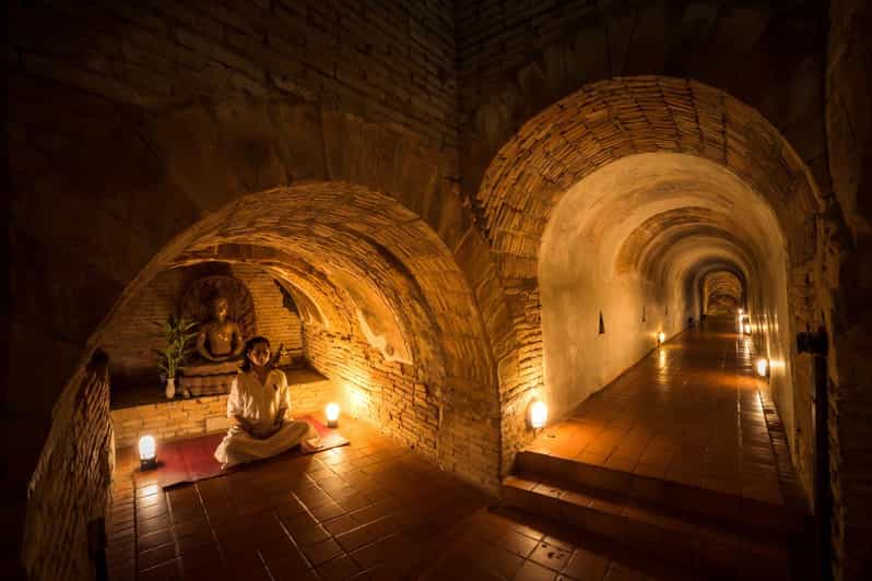 Chiang Mai:Wat Phra That Doi Suthep a Wat Umong Večerní prohlídka