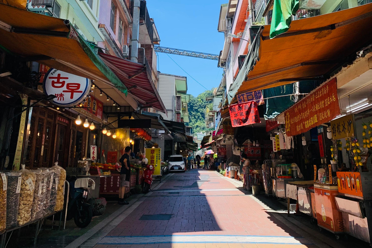 Taipei: 8 Hours Private Day Tour in Wulai with Benz Vito Wulai 8 hours day tour at 2026 Chinese New Year