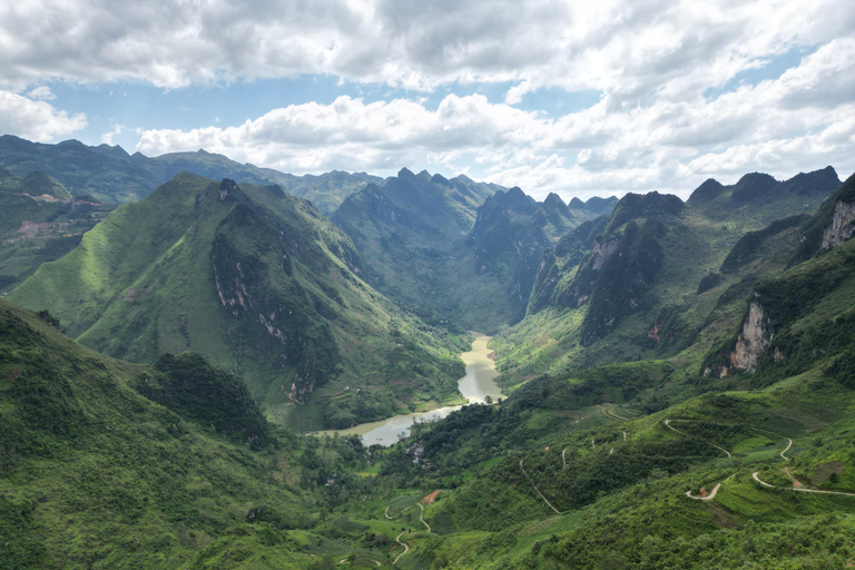 Giro di Ha Giang: Tour di 4 giorni in moto a guida autonoma - SENZA BUS