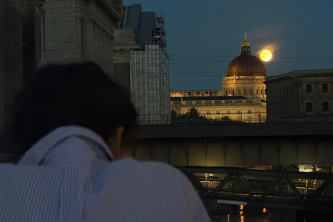 Berlin Night Walking Tour - Iconic Illuminated Landmarks Private Berlin Sunset Walking Tour - Iconic Landmarks