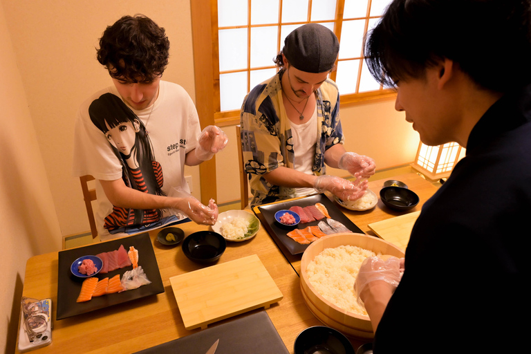 Kyoto: Authentic Sushi Making Experience