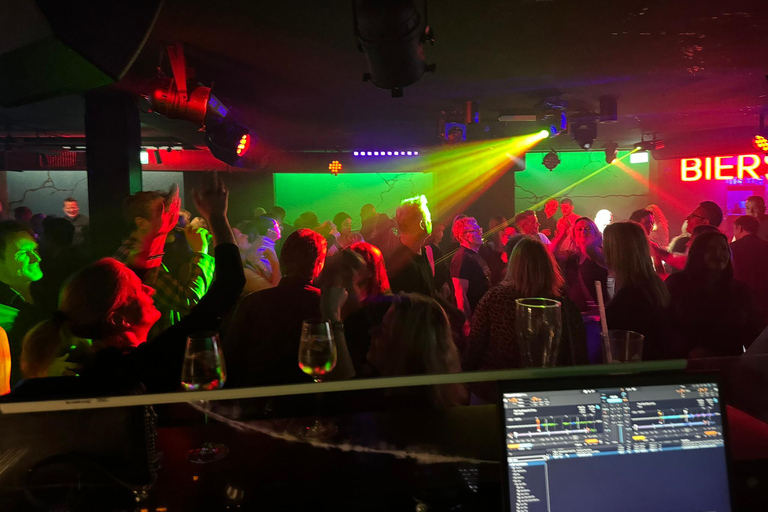 Club hopping through 3 popular Stuttgart clubs with a digital guide Stuttgart NightPass—club hopping through 3 popular clubs with a digital guide