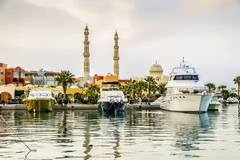 HRG:Private City Tour with Seafood at Barbouni Restaurant 5*