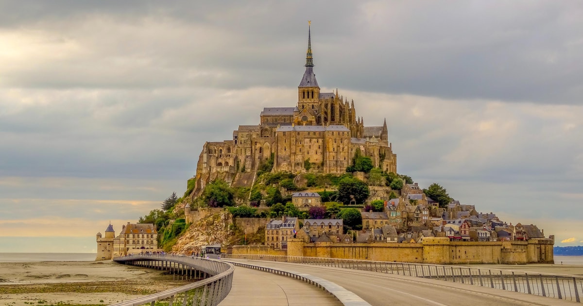 Mont Saint Michel : 2h walking tour in the village and abbey | GetYourGuide
