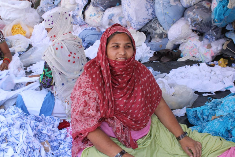 New Delhi: Sanjay Colony Slum & Old Delhi Street Food Tour