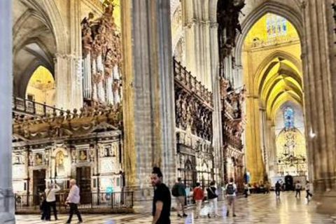 Seville: Cathedral & Giralda Entry Ticket with Audio Guide