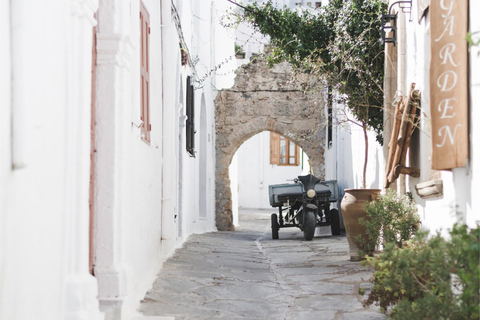 Rhodes Town Area: Lindos Roundtrip Transfer with Free TimeLindos Express (6 hours)