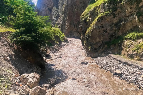 巴库至希纳利克村、古巴、糖果拐杖岩，含家常午餐团体游（含自制午餐）
