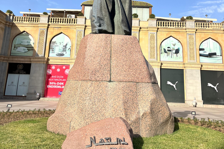 Baku: Downtown Walking Tour with Local Guide Private Tour with Local Guide