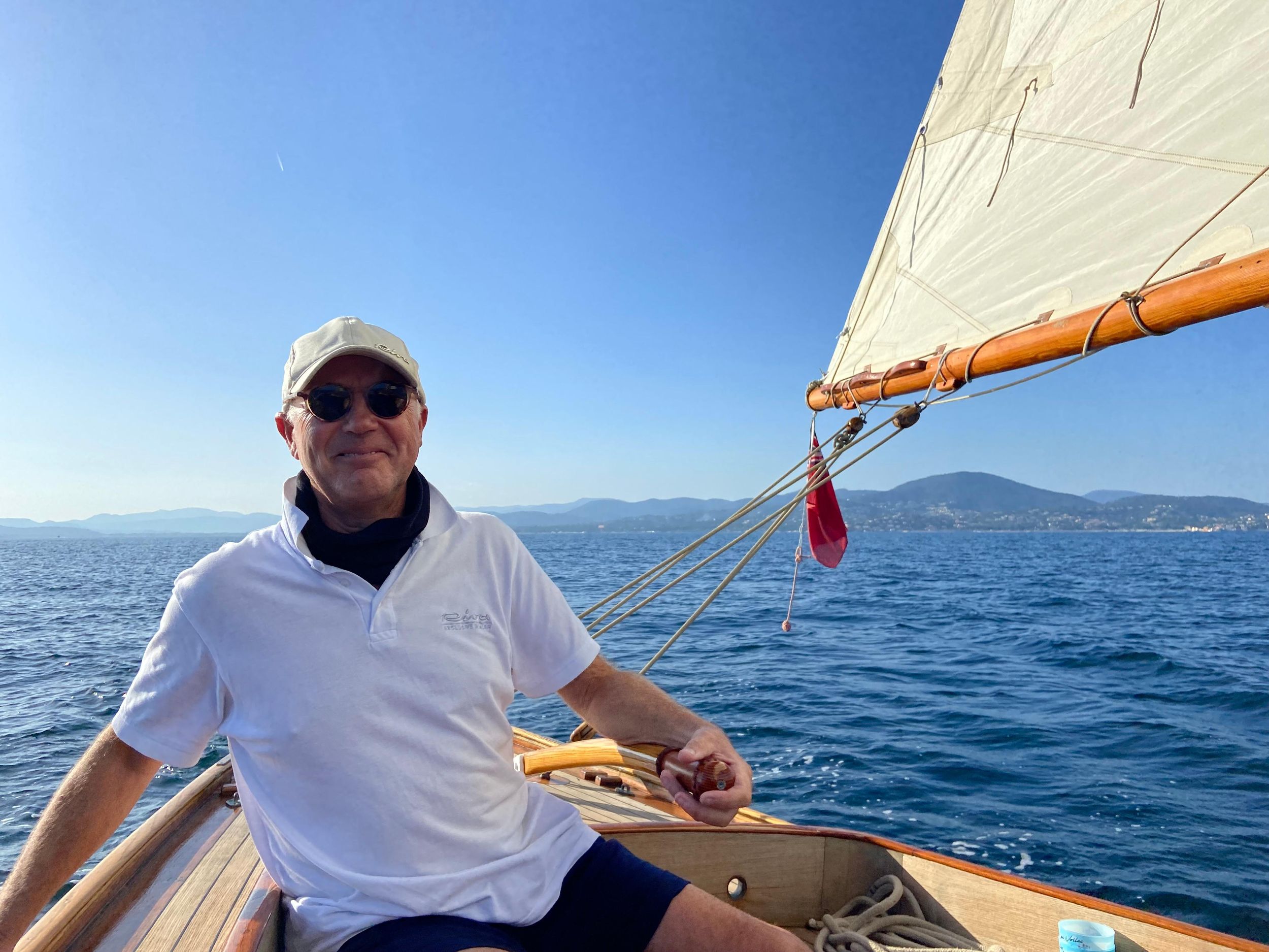 Von Port Grimaud: Halbtägiges Segelerlebnis auf einer klassischen Yacht