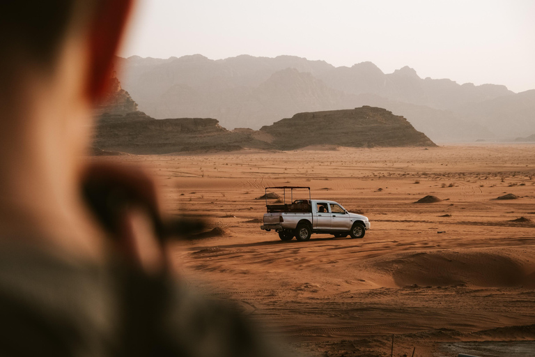 Tour privado de 3 días por Petra, Wadi Rum y Mar Muerto desde AmmánTransporte y alojamiento