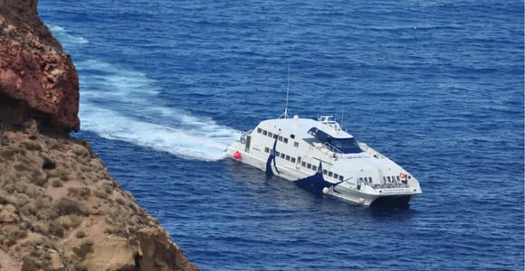Santorini: SEAJETS High-Speed Ferry to/from Paros