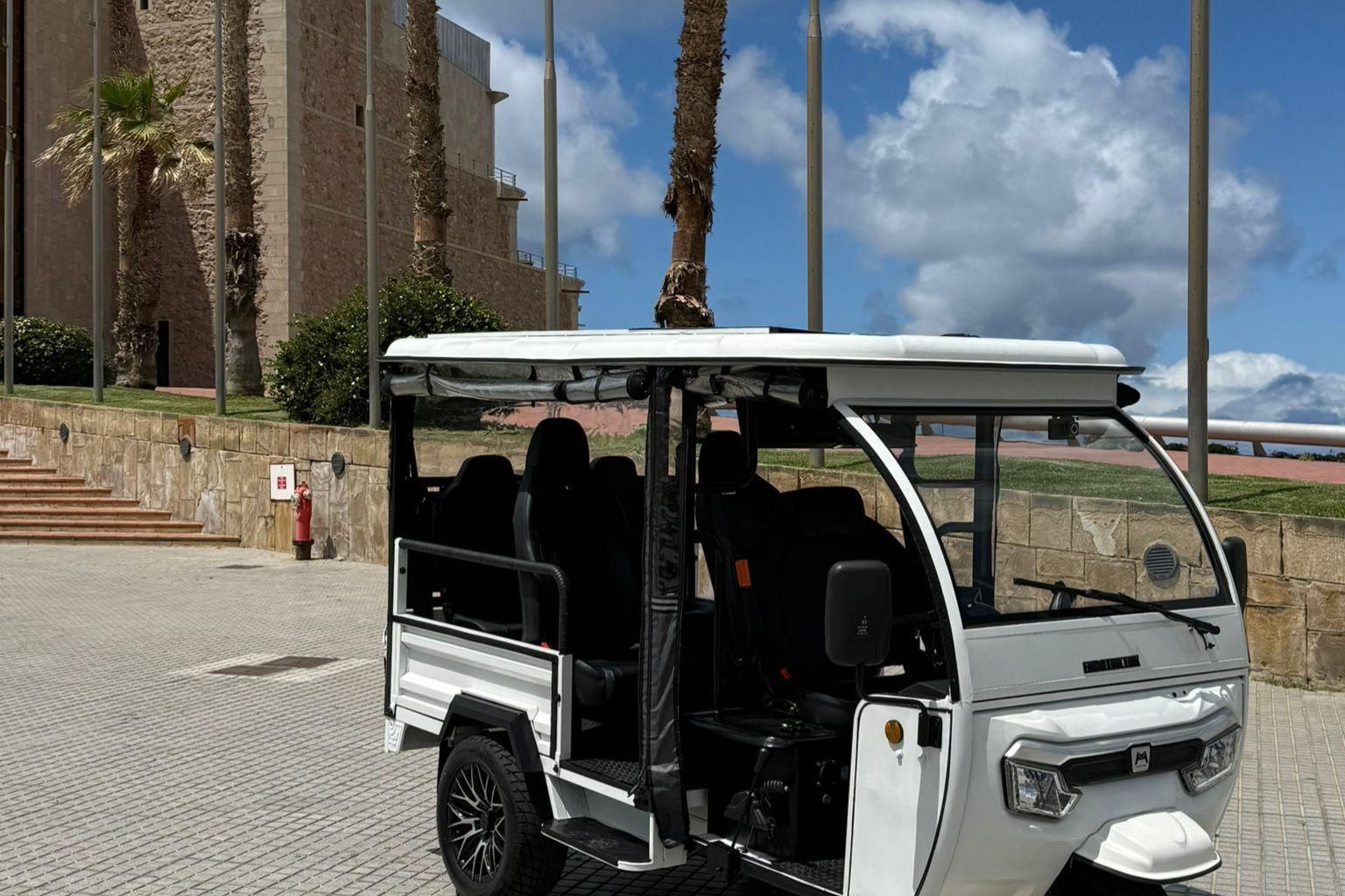 Entdecke die Küste & die moderne Stadt Las Palmas (GC) im Tuk Tuk (1 Stunde)
