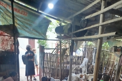 Lombok: aprende la forma tradicional de elaborar aceite de coco.Lombok: aprende la forma tradicional de elaborar aceite de coco