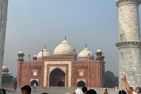 泰姬陵豪华一日游（含导游和午餐）奔驰全包游（导游、午餐、门票）