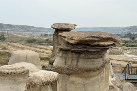 Calgary: Drumheller Day Trip with Royal Tyrrell Museum Entry