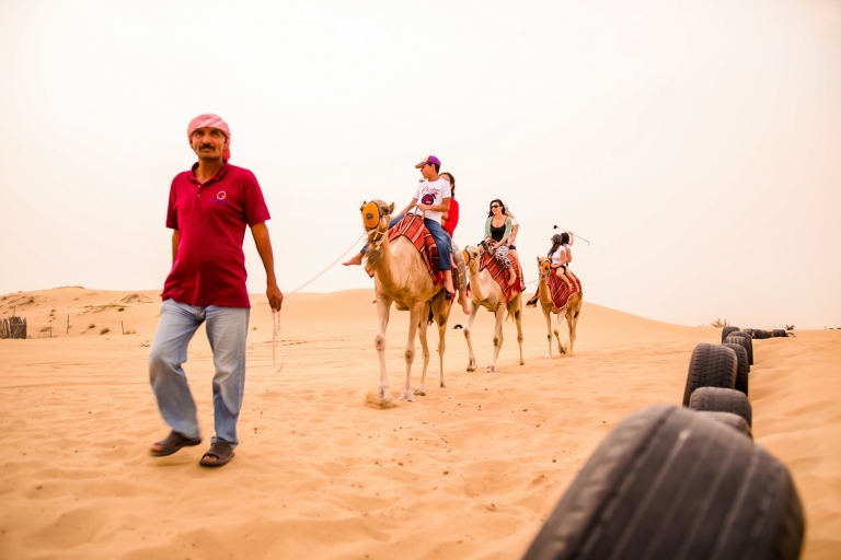 Dubaï : safari, barbecue et animations dans le désertSafari privé de 7 heures dans le désert avec dîner barbecue