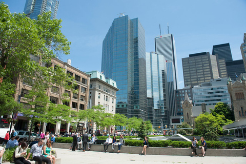 Toronto: 3-hour City Highlights Tour Toronto: 3-Hour Tips-Based Walking Tour in Spanish