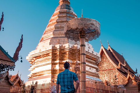 Chiang Mai: tour nocturno de 4h en Wat Umong y Doi SuthepTour en grupo de 4h al atardecer en Doi Suthep y Wat Umong