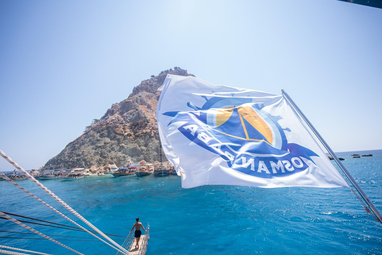 Antalya: Suluada Boat Tour & Land of Legends Night Show