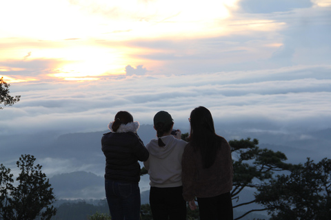 Dalat: Hiking the Mountain to observe the cloud and sunrise Da Lat: Hiking the Mountain to observe the cloud and sunrise