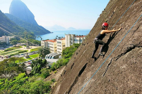 Rio de Janeiro: Outdoor Rock Climbing Lesson in Urca