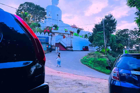 Tuk-Tuk Tales of Kandy: A Sensory City Tour with Local Guide A Sensory Kandy City Tour by Car Van with Local Guide