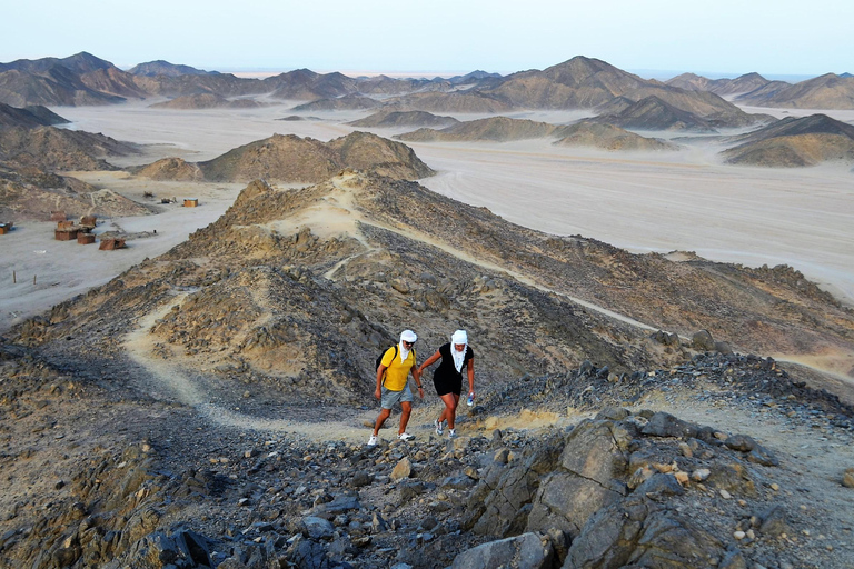 Jeep-Safari-Abenteuer mit Kamelritt, Abendessen und ShowAbholung vom Hotel in Hurghada