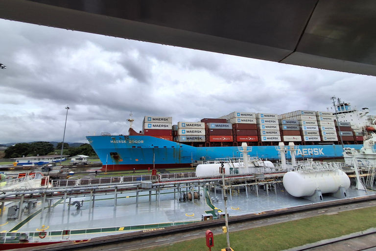 City Tour in a Diablo Rojo through Panama City City Tour in Diablo Rojo through Panama City